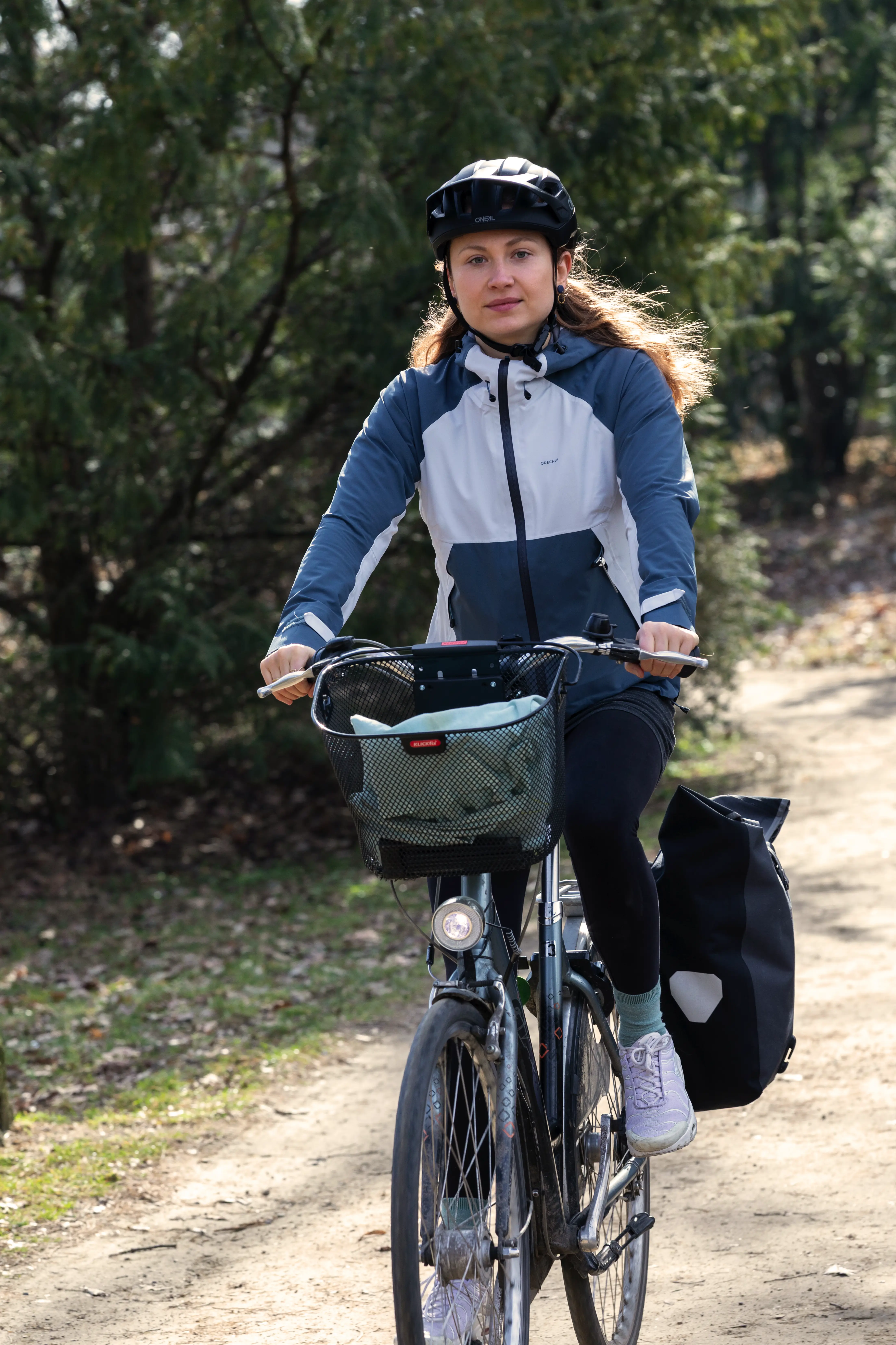 Kathrin Schön mit dem Fahrrad unterwegs